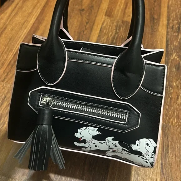 Skinnydip 101 Dalmatians Purse - Picture 4 of 12